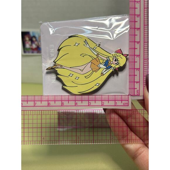 Mamobot Sailor Moon Anime Pin Sailor Venus Top Model Senshi - Picture 3 of 9